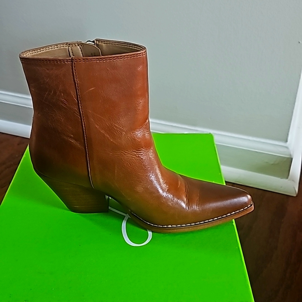 Ankle boots